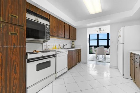 Copropriété à vendre à Hallandale Beach, Floride: 2 chambres, 132.85 m2 № 1955688 - photo 21
