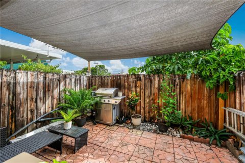 Condominio en venta en Hialeah, Florida, 2 dormitorios, 78.78 m2 № 1971464 - foto 11