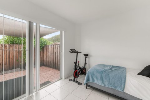 Condominio en venta en Hialeah, Florida, 2 dormitorios, 78.78 m2 № 1971464 - foto 9
