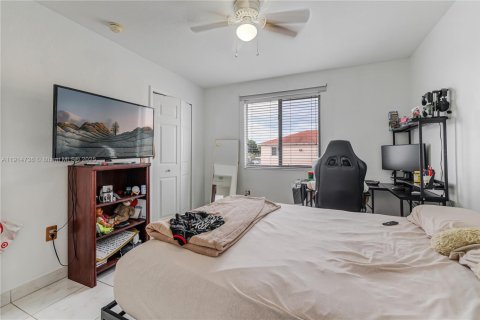 Condominio en venta en Hialeah, Florida, 2 dormitorios, 78.78 m2 № 1971464 - foto 21
