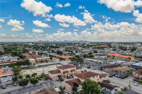 Condominio en venta en Hialeah, Florida, 2 dormitorios, 78.78 m2 № 1971464 - foto 28