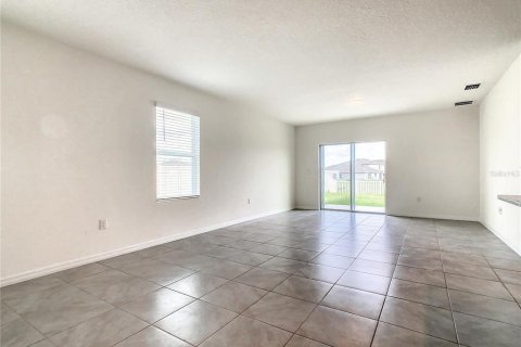 Villa ou maison à louer à Wimauma, Floride: 5 chambres, 234.3 m2 № 2432637 - photo 7