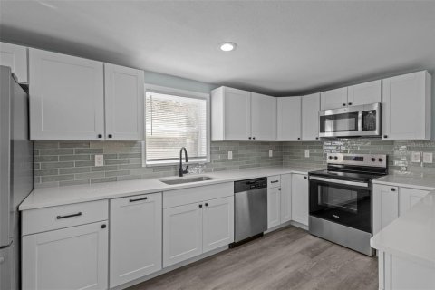 Villa ou maison à vendre à Tarpon Springs, Floride: 3 chambres, 124.86 m2 № 2155593 - photo 14