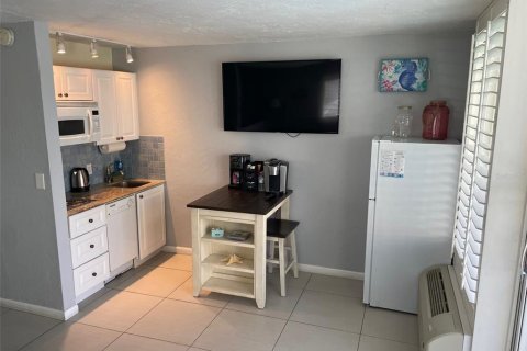 Condo in Clearwater, Florida, 1 bedroom  № 1788987 - photo 13
