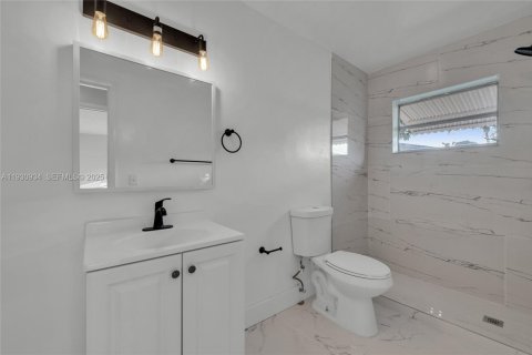 House in Lauderhill, Florida 5 bedrooms, 178.19 sq.m. № 1989720 - photo 10