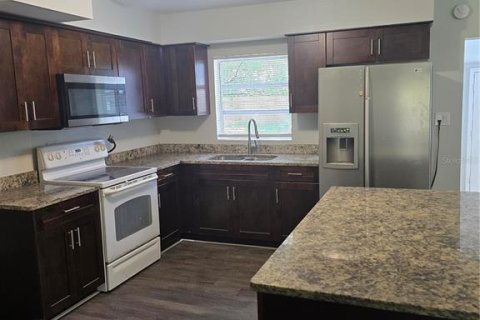 Villa ou maison à louer à Tampa, Floride: 4 chambres, 122.82 m2 № 1913674 - photo 4