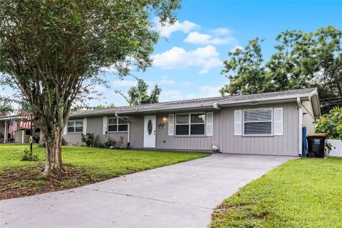 House in Lakeland, Florida 4 bedrooms, 129.32 sq.m. № 1901969 - photo 2