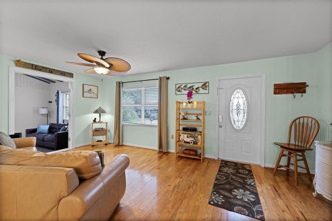 House in Lakeland, Florida 4 bedrooms, 129.32 sq.m. № 1901969 - photo 3