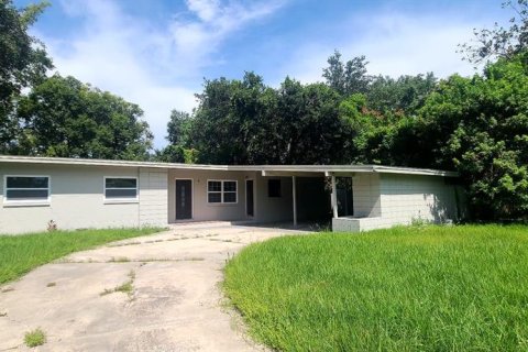 House in Orlando, Florida 3 bedrooms, 125.98 sq.m. № 2197583