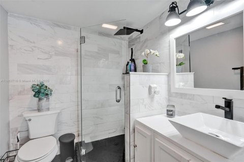 Condominio en venta en Pompano Beach, Florida, 2 dormitorios, 111.48 m2 № 1689446 - foto 30