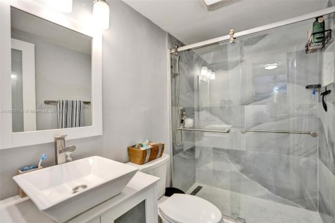 Condominio en venta en Pompano Beach, Florida, 2 dormitorios, 111.48 m2 № 1689446 - foto 17