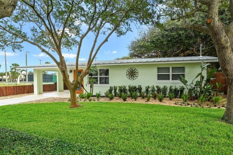 Villa ou maison à vendre à New Smyrna Beach, Floride: 2 chambres, 75.81 m2 № 2390862 - photo 3