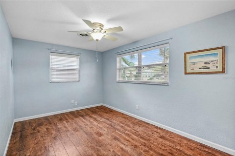Villa ou maison à vendre à New Smyrna Beach, Floride: 2 chambres, 75.81 m2 № 2390862 - photo 11