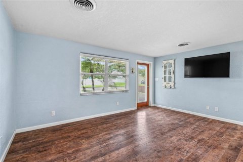 Villa ou maison à vendre à New Smyrna Beach, Floride: 2 chambres, 75.81 m2 № 2390862 - photo 4