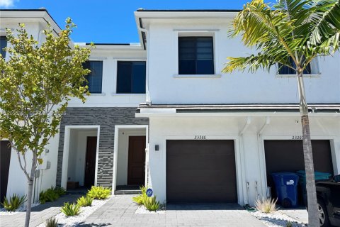 Townhouse in Homestead, Florida 3 bedrooms, 142.14 sq.m. № 2171795 - photo 10