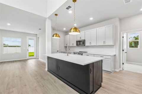 Casa en venta en Bradenton, Florida, 4 dormitorios, 225.38 m2 № 2151163 - foto 6