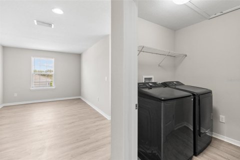 Casa en venta en Land O' Lakes, Florida, 4 dormitorios, 224.54 m2 № 1919874 - foto 27