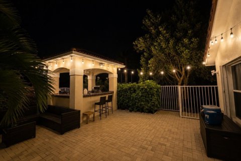 House in Lake Worth, Florida 3 bedrooms, 156.35 sq.m. № 2192583 - photo 11