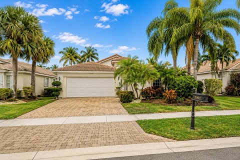 House in Lake Worth, Florida 3 bedrooms, 156.35 sq.m. № 2192583