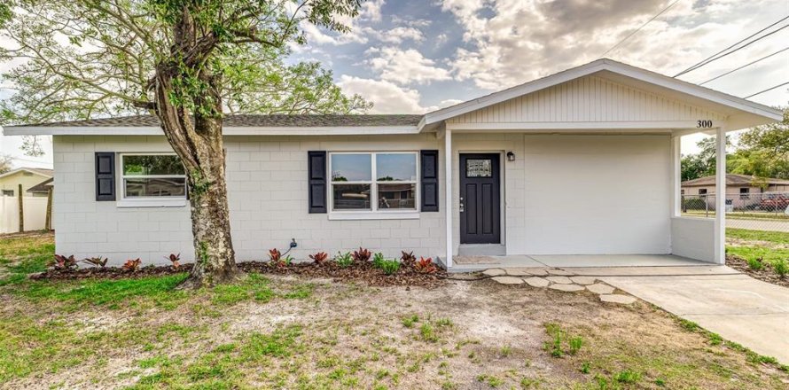 Villa ou maison à Auburndale, Floride 3 chambres, 93.65 m2 № 1516578