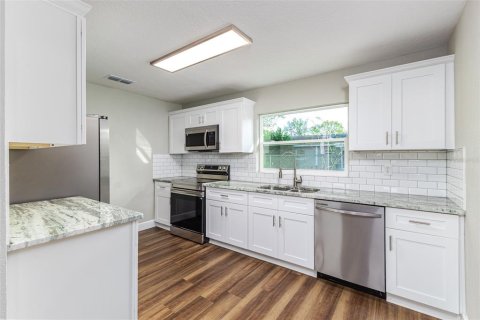 Villa ou maison à vendre à Auburndale, Floride: 3 chambres, 93.65 m2 № 1516578 - photo 5