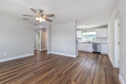 Villa ou maison à vendre à Auburndale, Floride: 3 chambres, 93.65 m2 № 1516578 - photo 2