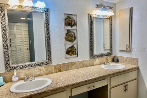 Condo in Punta Gorda, Florida, 2 bedrooms № 2111254 - photo 24