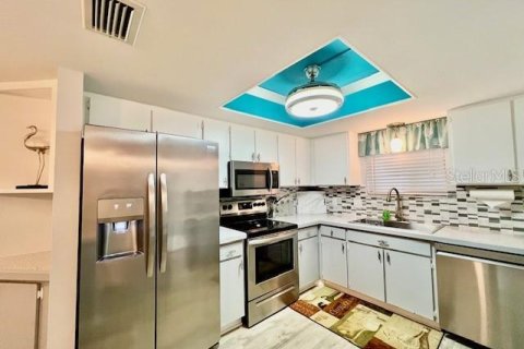 Condo in Punta Gorda, Florida, 2 bedrooms № 2111254 - photo 7