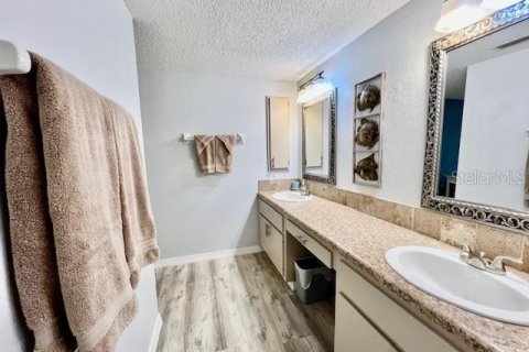 Condo in Punta Gorda, Florida, 2 bedrooms № 2111254 - photo 25