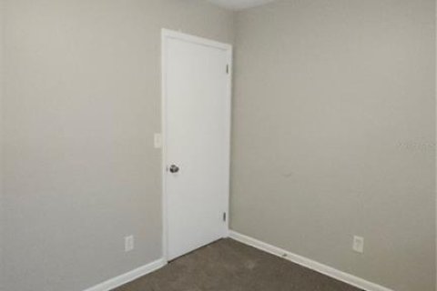 House in Brandon, Florida 3 bedrooms, 112.41 sq.m. № 2232914 - photo 11