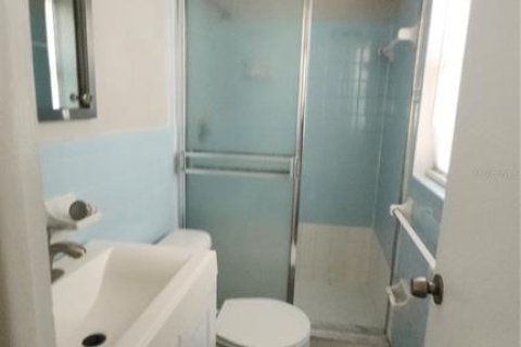 House in Brandon, Florida 3 bedrooms, 112.41 sq.m. № 2232914 - photo 13