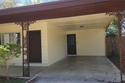 House in Brandon, Florida 3 bedrooms, 112.41 sq.m. № 2232914 - photo 2