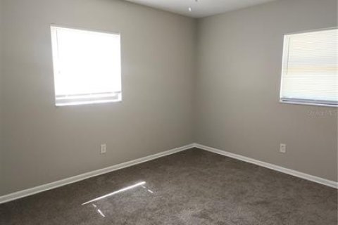 House in Brandon, Florida 3 bedrooms, 112.41 sq.m. № 2232914 - photo 10
