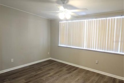 House in Brandon, Florida 3 bedrooms, 112.41 sq.m. № 2232914 - photo 5