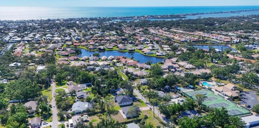 House in Nokomis, Florida 1 bedroom, 77.2 sq.m. № 1651634