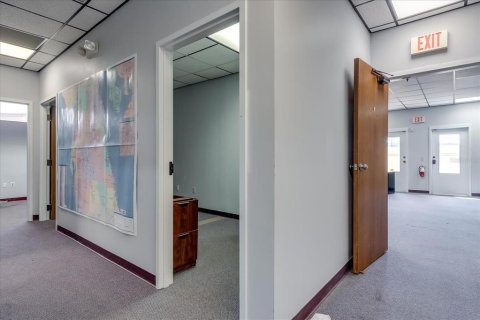 Immobilier commercial à vendre à Sebring, Floride: 3981.42 m2 № 2108655 - photo 20