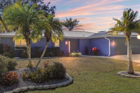 Villa ou maison à Astor, Floride 2 chambres, 170.75 m2 № 2143921