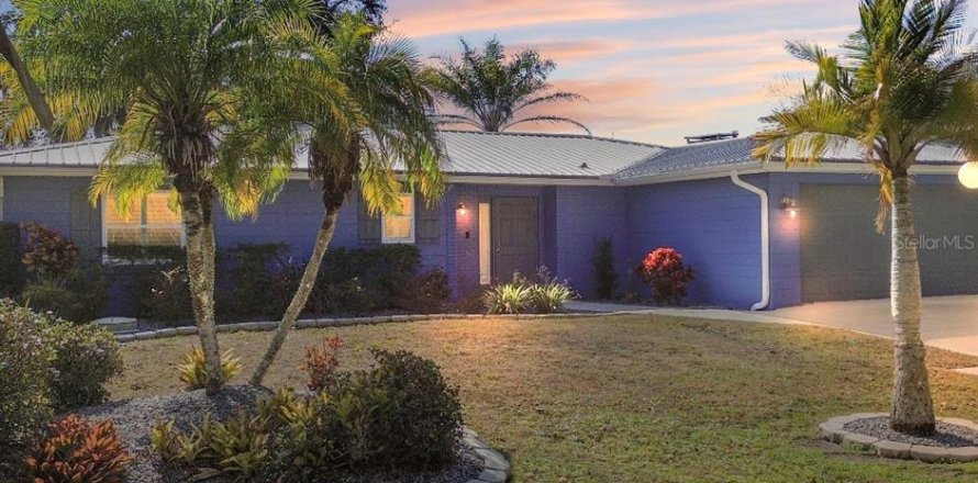 Villa ou maison à Astor, Floride 2 chambres, 170.75 m2 № 2143921