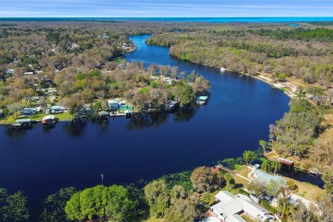 Villa ou maison à vendre à Astor, Floride: 2 chambres, 170.75 m2 № 2143921 - photo 4