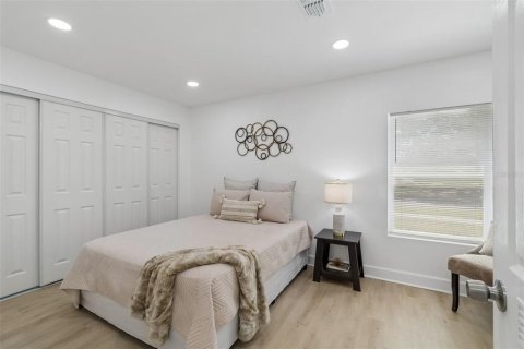 Villa ou maison à vendre à Tampa, Floride: 4 chambres, 111.48 m2 № 2200325 - photo 23