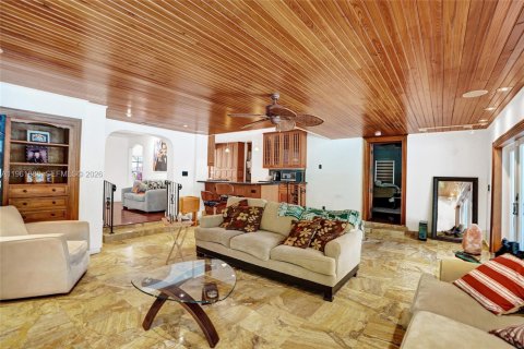 House in Miami Shores, Florida 3 bedrooms, 210.05 sq.m. № 2031195 - photo 28