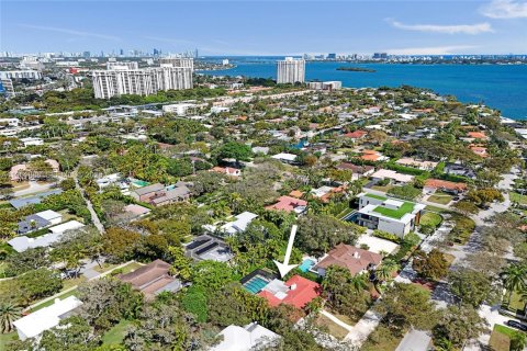 House in Miami Shores, Florida 3 bedrooms, 210.05 sq.m. № 2031195 - photo 7