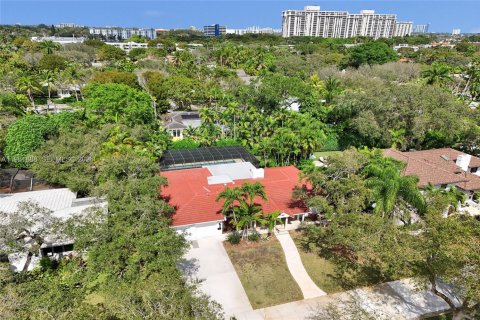 House in Miami Shores, Florida 3 bedrooms, 210.05 sq.m. № 2031195 - photo 5