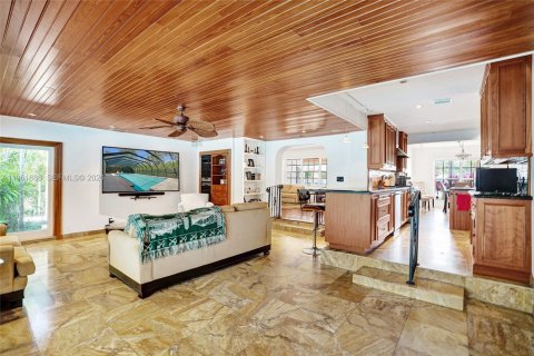 House in Miami Shores, Florida 3 bedrooms, 210.05 sq.m. № 2031195 - photo 30