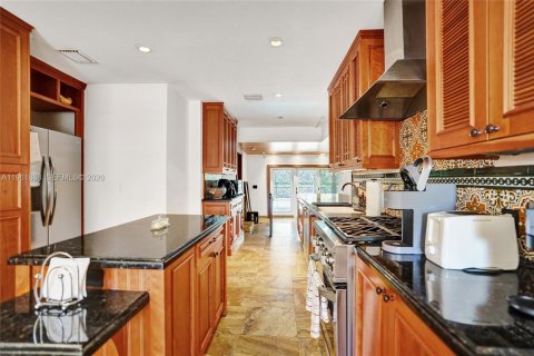 House in Miami Shores, Florida 3 bedrooms, 210.05 sq.m. № 2031195 - photo 13