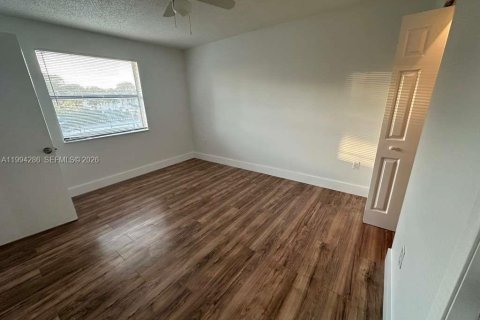 Condominio en venta en Pembroke Pines, Florida, 2 dormitorios, 73.11 m2 № 2055891 - foto 22