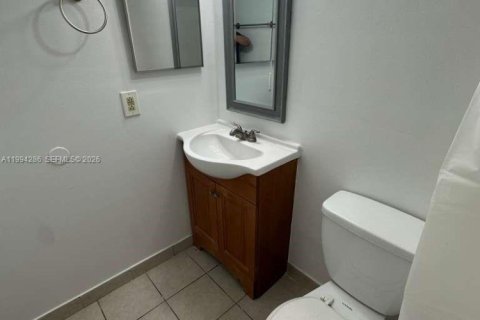 Condominio en venta en Pembroke Pines, Florida, 2 dormitorios, 73.11 m2 № 2055891 - foto 24