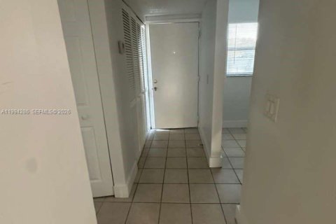 Condominio en venta en Pembroke Pines, Florida, 2 dormitorios, 73.11 m2 № 2055891 - foto 6