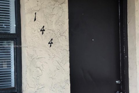 Condominio en venta en Pembroke Pines, Florida, 2 dormitorios, 73.11 m2 № 2055891 - foto 2