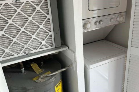 Condominio en venta en Pembroke Pines, Florida, 2 dormitorios, 73.11 m2 № 2055891 - foto 5